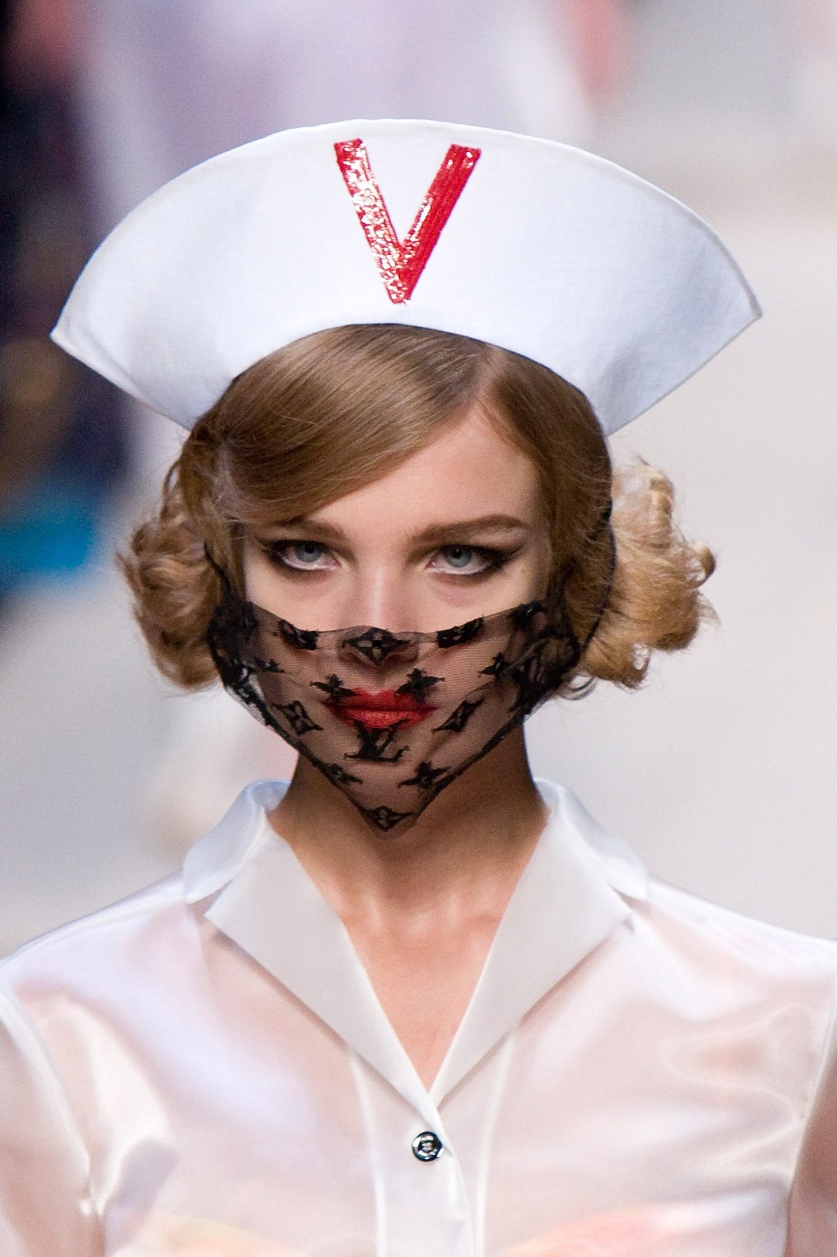 10 редких модных образов для Хэллоуина из архивов fashion