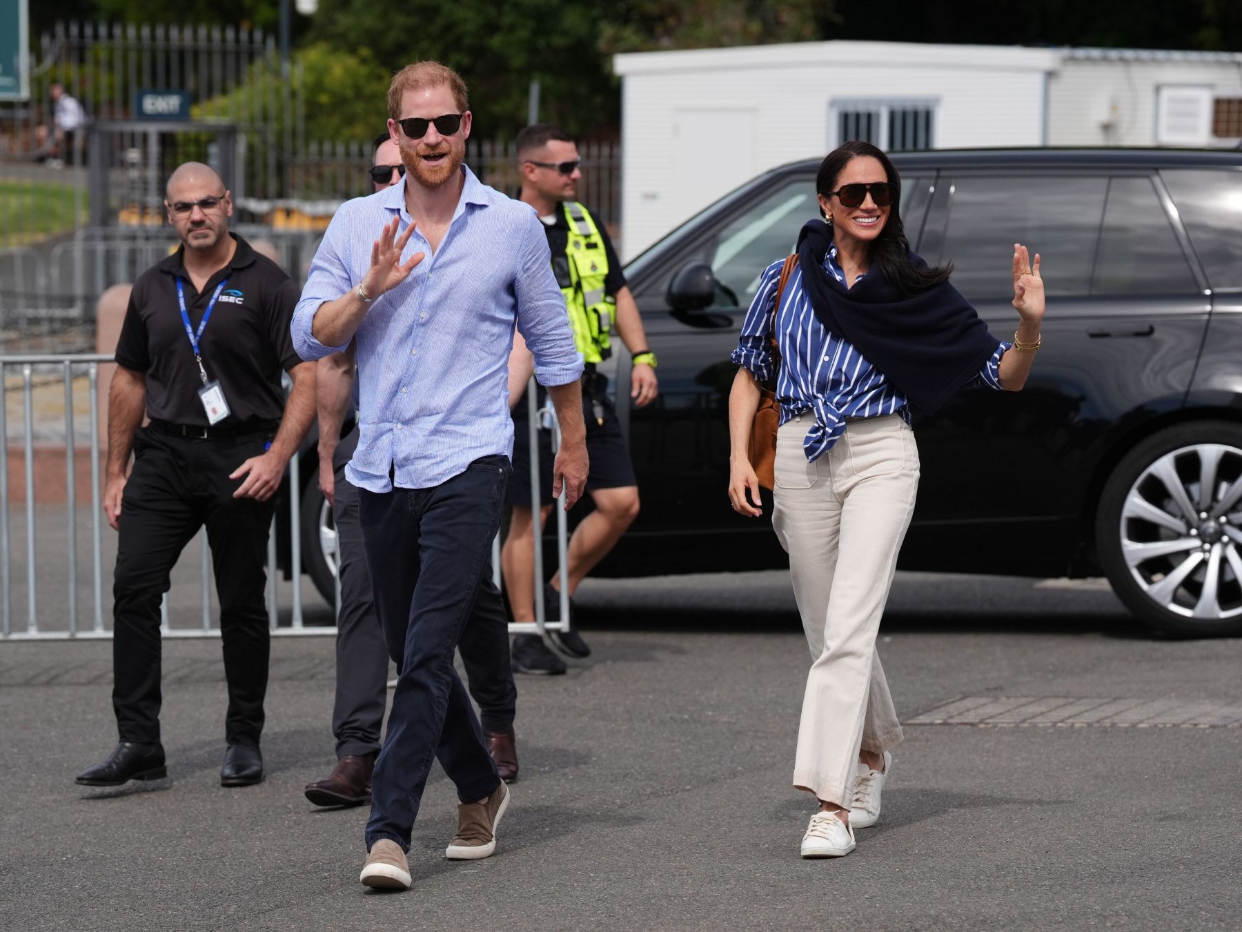 Meghan Markle и Prince Harry заметили вместе в пабе в Cotswolds