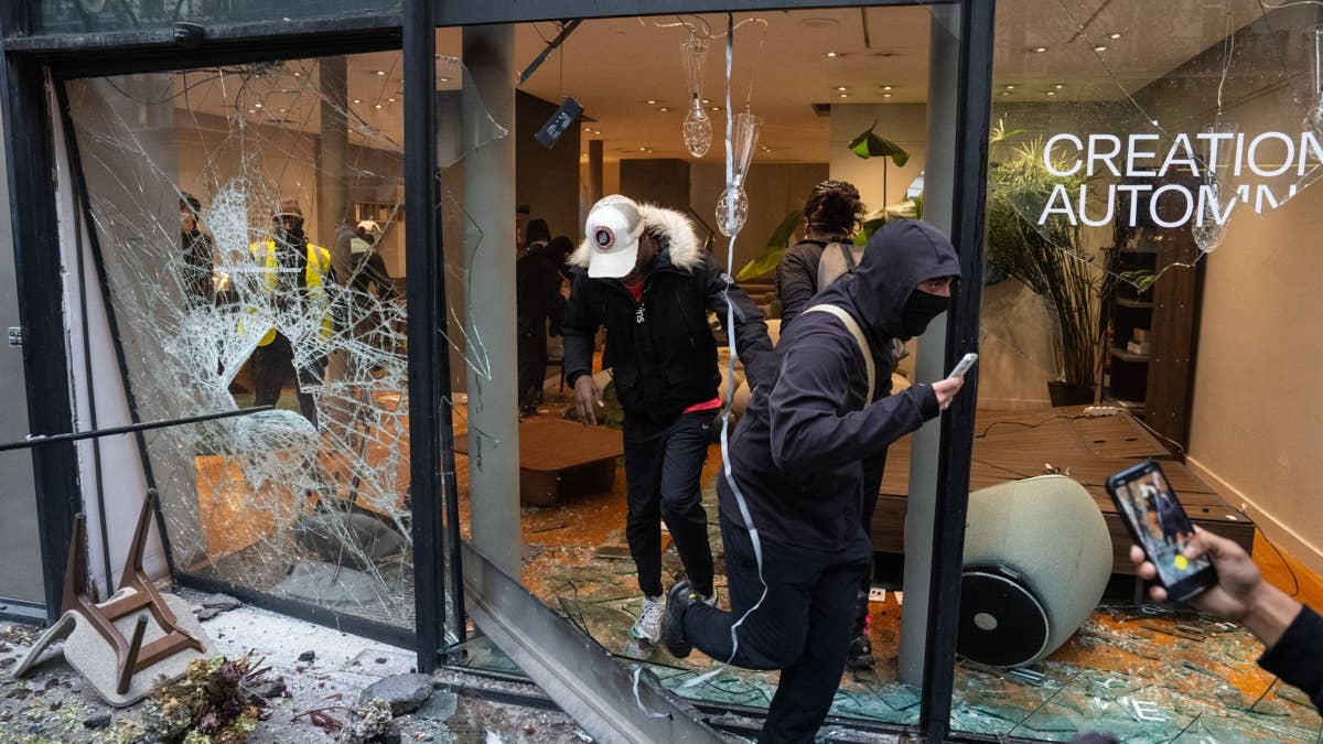 Paris protests ударили по французским ритейлерам, а Vogue Business подсчитал размеры