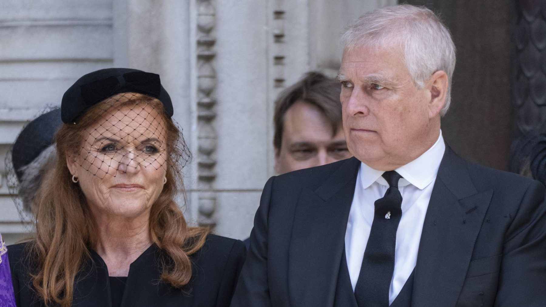 Sarah Ferguson не пускают в новый дом бывшего prince Andrew