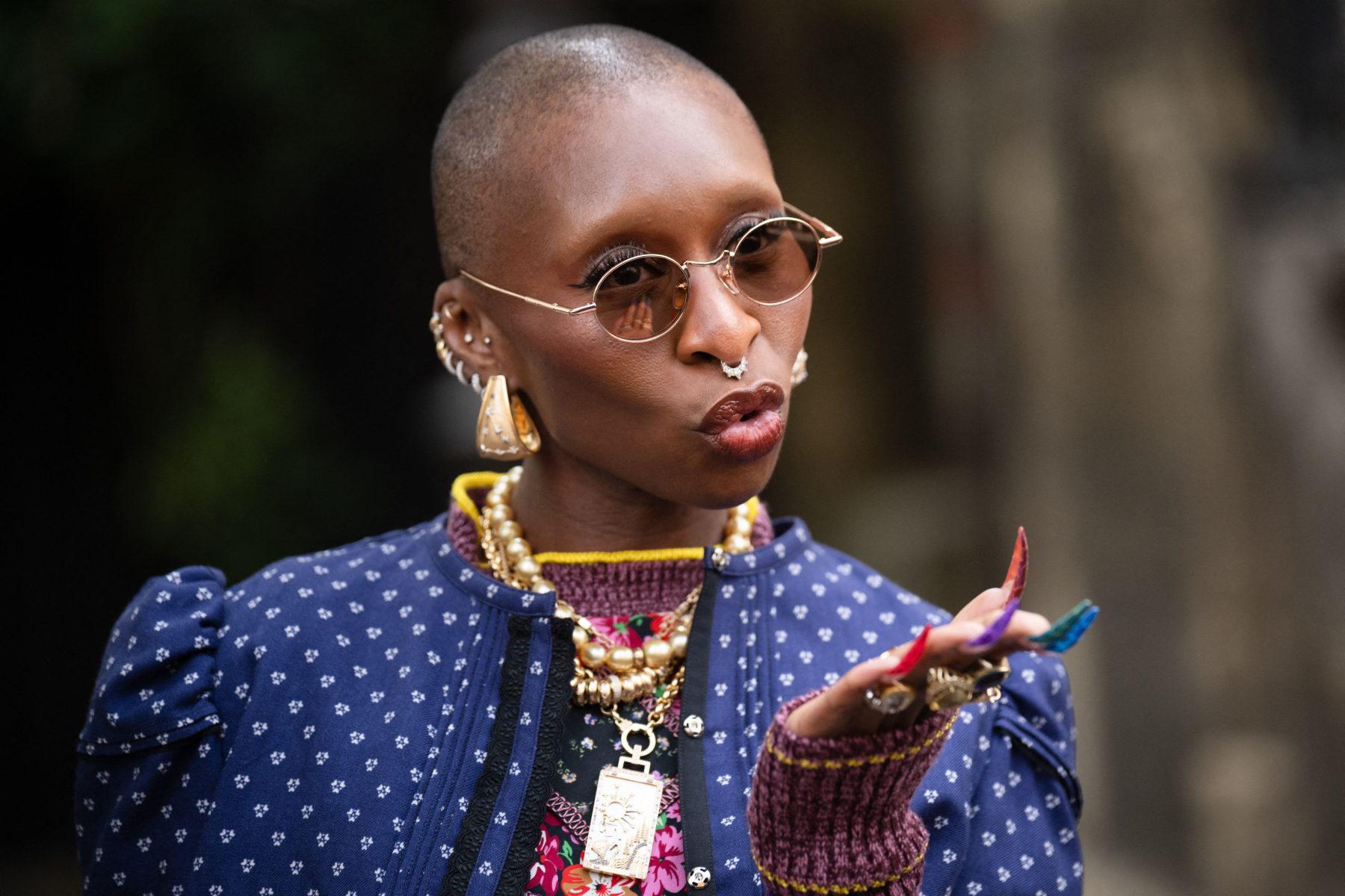 Cynthia Erivo показала французский маникюр с эффектом крокодиловой кожи