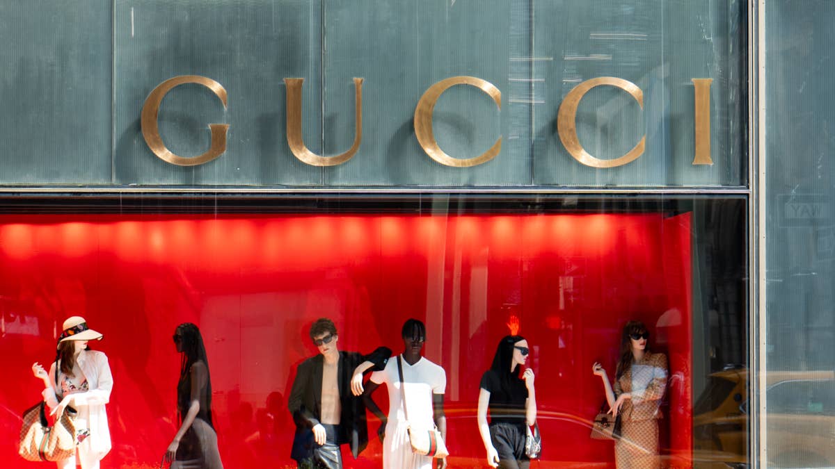 Kering потеряла 12% на фоне падения продаж, Gap Inc. получит награду
