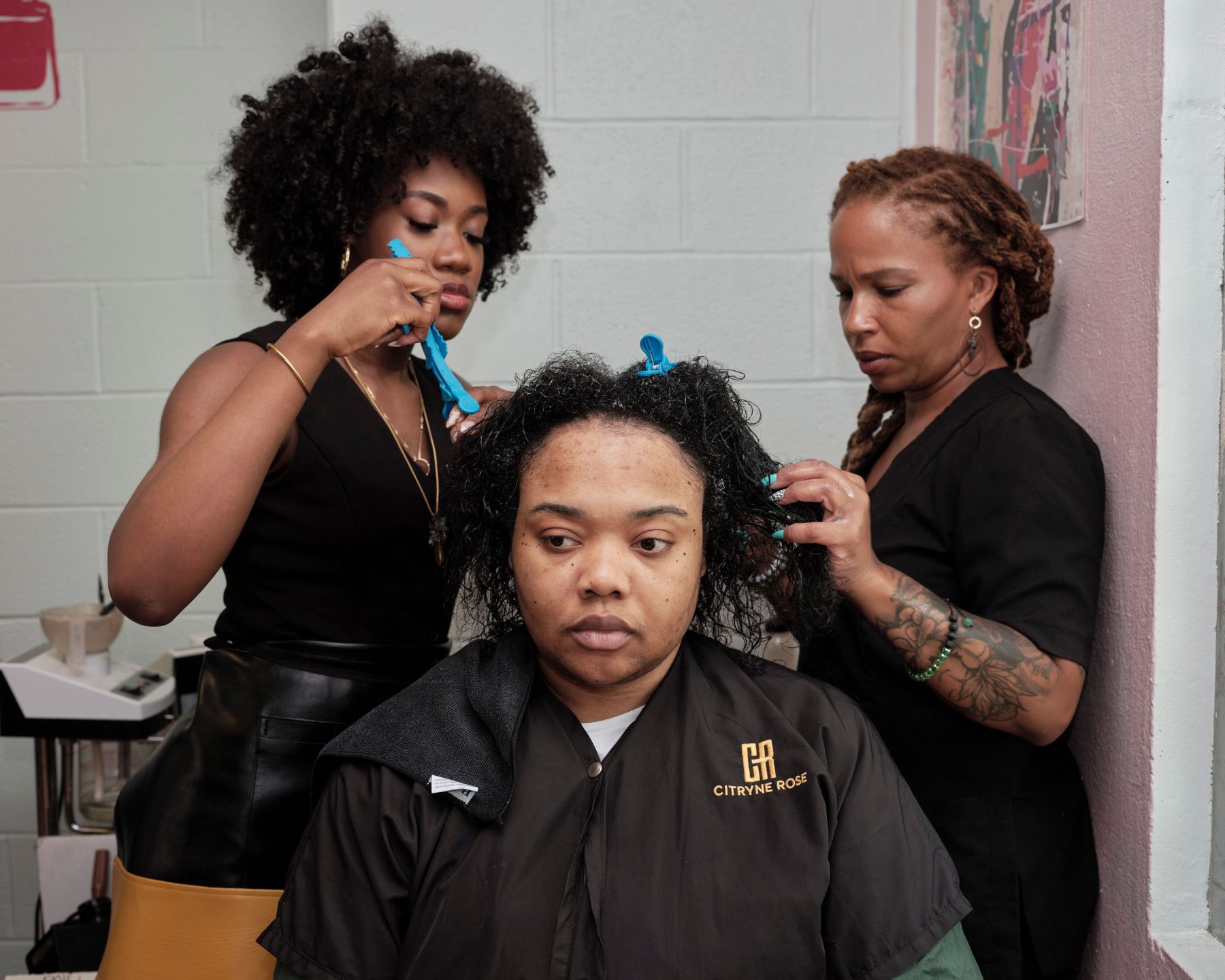 Beauty Beyond Bars устроил преображение трём женщинам на Rikers Island