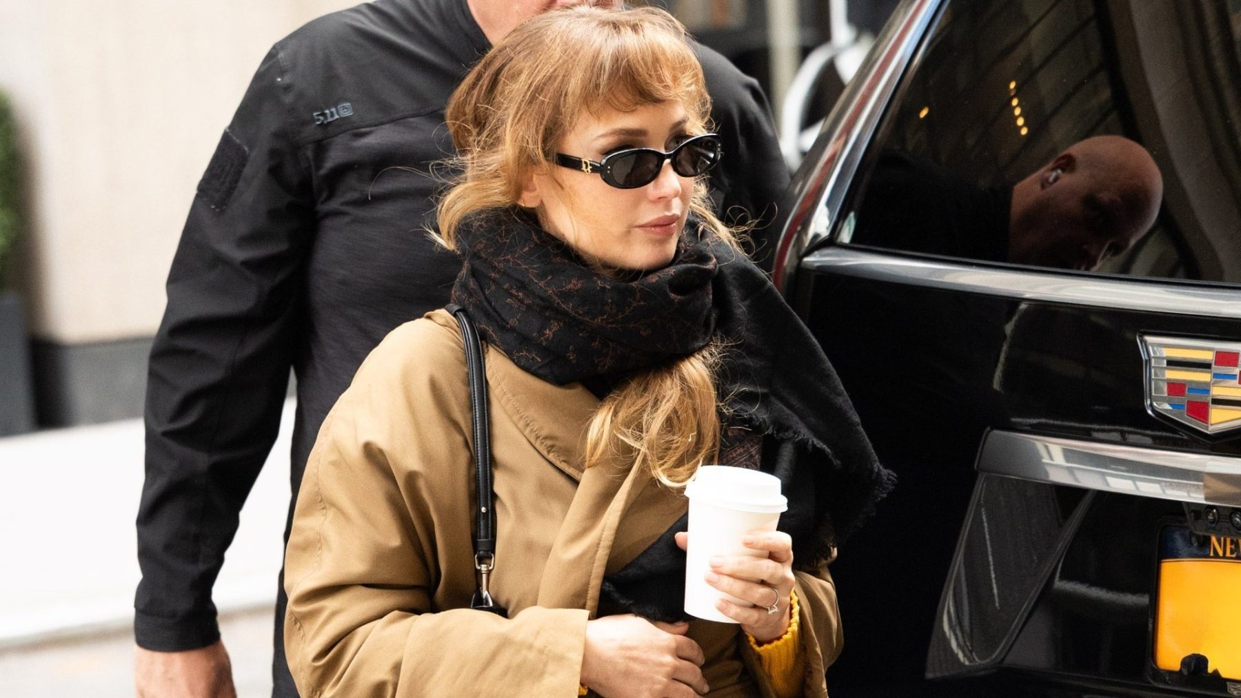 Jennifer Lawrence не перестает носить Ugg за 195 долларов