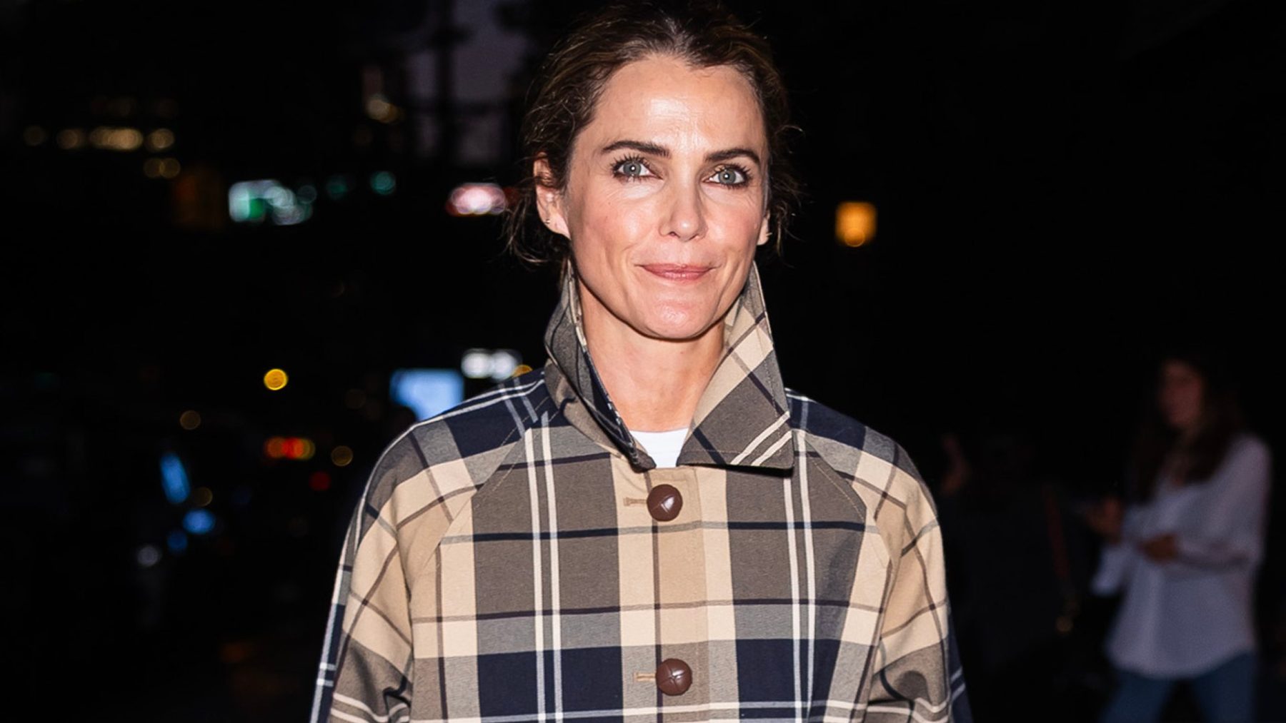 Keri Russell показала джинсы с курткой Barbour дешевле $330