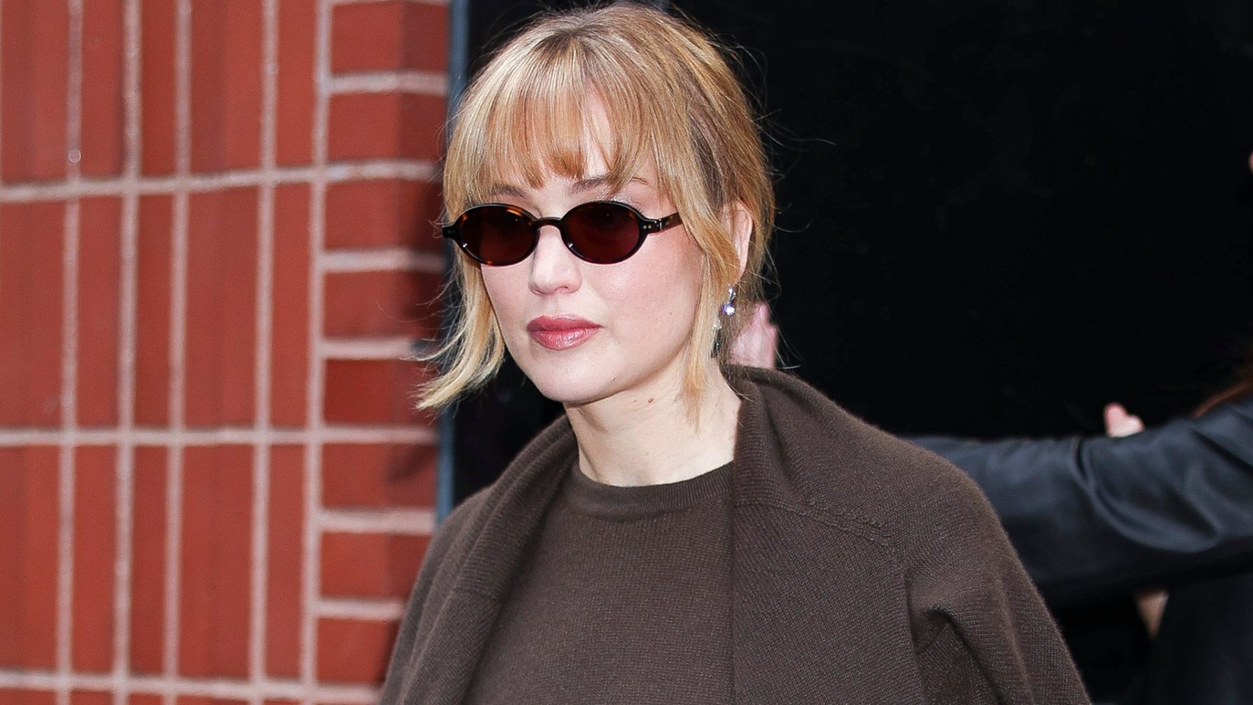 Jennifer Lawrence снова надела Vans вместо своих Adidas Tokyos