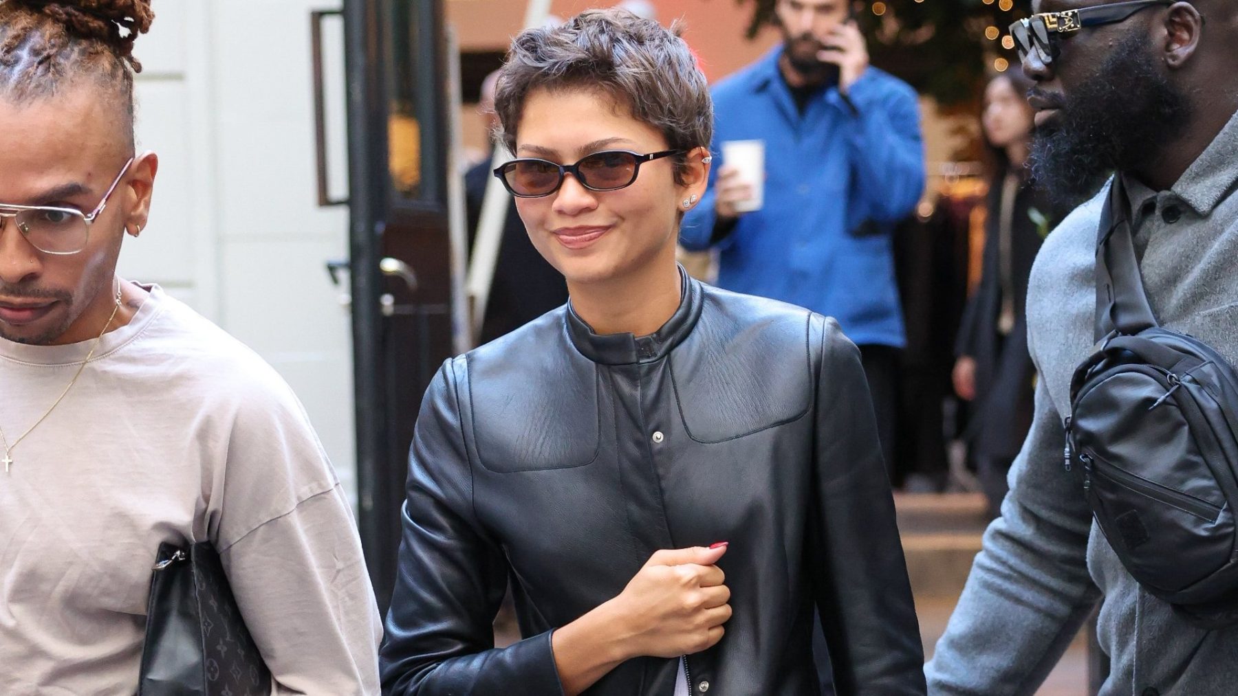 Zendaya снова показала, как носить деним по-французски